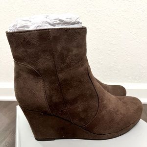 Journee Collection  Koala Faux Suede Wedge Ankle Booties  Taupe Size 9